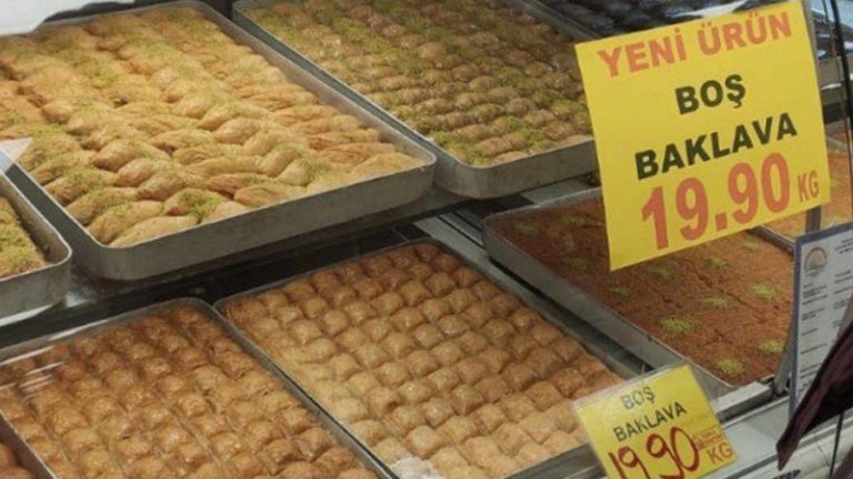 Sözcü yazarı Özdil: Cumhuriyetin içini boşaltırsan, geriye işte böyle boş baklava kalır!
