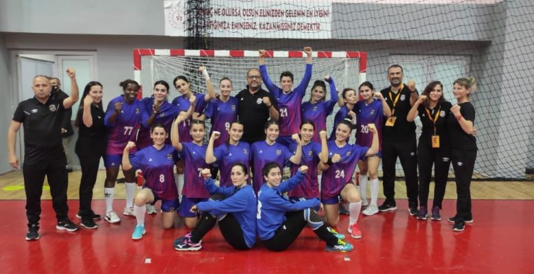 MSK KADIN VOLEYBOL VE HENTBOL TAKIMLARI YÜZLERİ GÜLDÜRDÜ