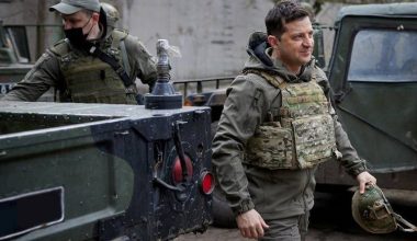 Zelenski, Ukrayna halkına Kiev sokaklarından seslendi: Devletimizi ve bağımsızlığımızı koruyoruz
