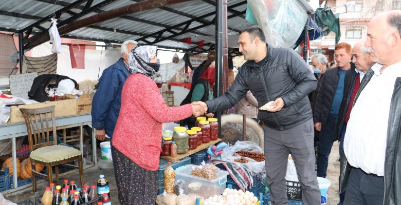 BAŞKAN YILMAZ, AYVAGEDİĞİ MAHALLESİ’NDE HEMŞEHRİLERİNİN TALEPLERİNİ DİNLEDİ