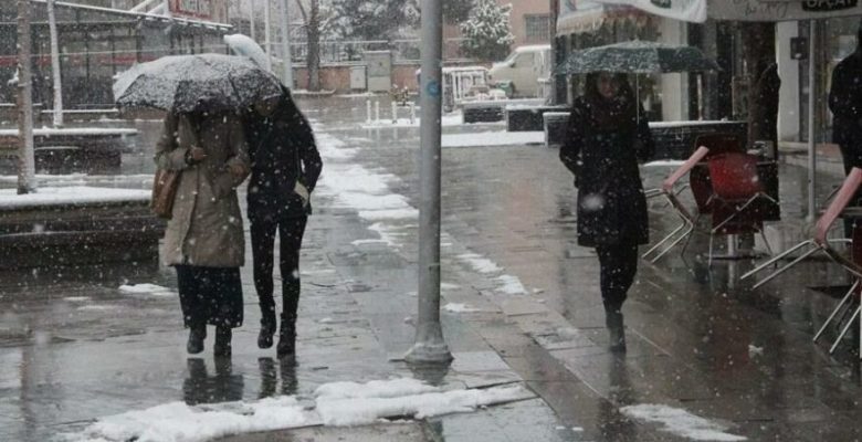 Hava durumu uyarıları sürüyor: Yağışlar 2 gün daha bitmeyecek