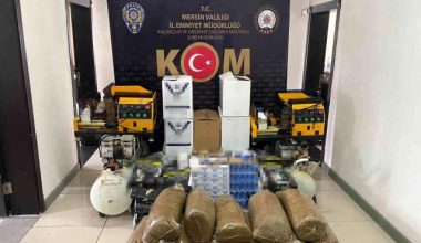 Mersin polisi, 2 ayrı operasyonda 105 bin 800 kaçak makaron ele geçirdi.