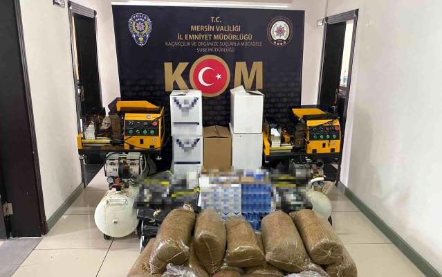 Mersin polisi, 2 ayrı operasyonda 105 bin 800 kaçak makaron ele geçirdi.