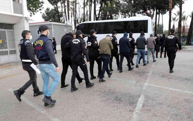 Mersin merkezli fuhuş operasyonu: 9 gözaltı