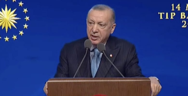 Cumhurbaşkanı Erdoğan: Bu ülkenin hekimlerine hem vefa borcu hem ihtiyacı vardır