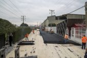 BÜYÜKŞEHİR’DEN ÇİLEK VE KARADUVAR MAHALLELERİNDE EŞ ZAMANLI YOL YAPIM ÇALIŞMASI