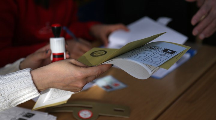 İlk kez oy kullanacak genç seçmenin sandığa gitmesini engelleme amaçlı hazırlık, seçmen kütükleriyle ilgili değişikliğe yerleştirilmiş”