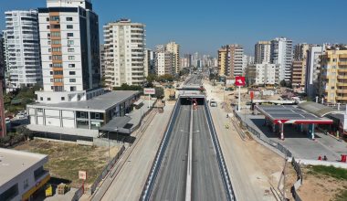 ASFALT DÖKÜMÜNE GEÇİLEN GÖÇMEN’DEKİ KATLI KAVŞAK İNŞAATININ % 98’İ BİTTİ