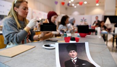 HER YAŞTAN MERSİNLİ 18 MART ÇANAKKALE ZAFERİ’Nİ ANDI