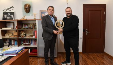 Başkan Özyiğit’e “ Yılın Kadını Destekleyen Belediye Başkanı” ödülü