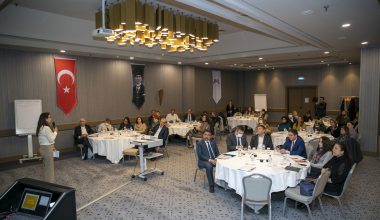 MERSİN BÜYÜKŞEHİR, KADINA YÖNELİK ŞİDDETLE MÜCADELE İÇİN ‘BİRLİKTE VARIZ’ DEDİ