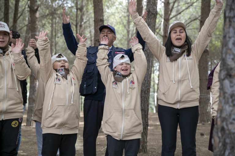 ÖZEL GEREKSİNİMLİ ÇOCUKLAR, BÜYÜKŞEHİR’İN ‘+1 ENGELSİZ İZCİLER KAMPI’NDA MUTLU BİR GÜN YAŞADI
