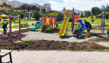 TOROSLAR’DA PARK VE YEŞİL ALANLAR BAKIMDAN GEÇİYOR