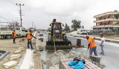 BÜYÜKŞEHİR, ADANALIOĞLU’NDA ÜRETİCİLERİN YOLLARINI YENİLİYOR