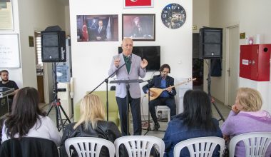 BÜYÜKŞEHİR EMEKLİ EVİ’NDE ‘ANADOLU MEDENİYETİNE YÖN VERENLER’ SÖYLEŞİ DİZİSİNİN İKİNCİSİ YAPILDI