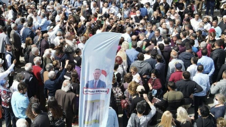 Mersinliler, Ali Mahir Başarır’ın ‘Beşli Çete’ kitabına akın etti