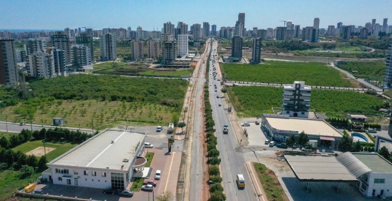 MERSİN BÜYÜKŞEHİR, 3. ÇEVRE YOLU YENİLEME ÇALIŞMALARINI BAŞLATTI