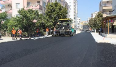 MERSİN BÜYÜKŞEHİR’İN ERDEMLİ’DE ASFALT ÇALIŞMALARI SÜRÜYOR