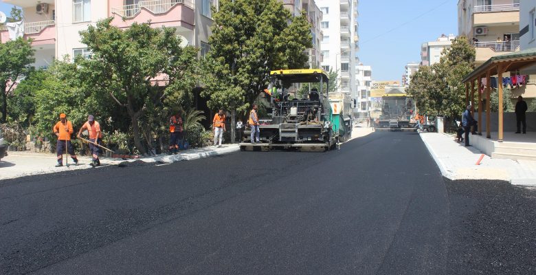 MERSİN BÜYÜKŞEHİR’İN ERDEMLİ’DE ASFALT ÇALIŞMALARI SÜRÜYOR