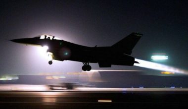Mehmetçik Irak’ın kuzeyindeki terör yuvalarına yönelik Pençe Kilit Operasyonu’nu başlattı