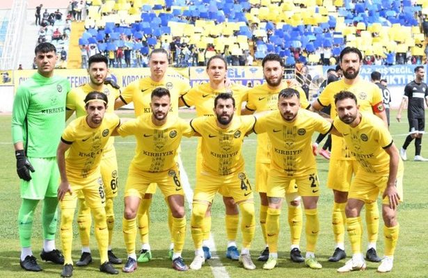 TARSUS İDMAN YURDU YARI FİNALDE