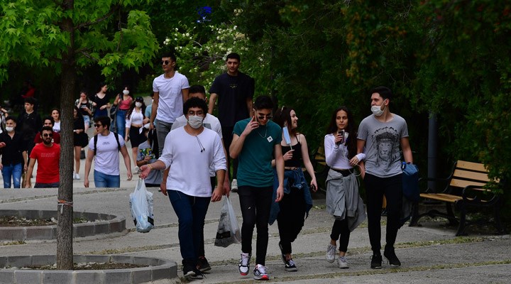 İlk defa oy kullanacak genç seçmenler anketi: CHP, AKP’ye fark attı