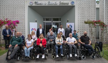 MERSİN BÜYÜKŞEHİR VE ÇİMSA İŞ BİRLİĞİNDE BU YIL 60 AKÜLÜ ARAÇ ÖZEL BİREYLERE TESLİM EDİLDİ