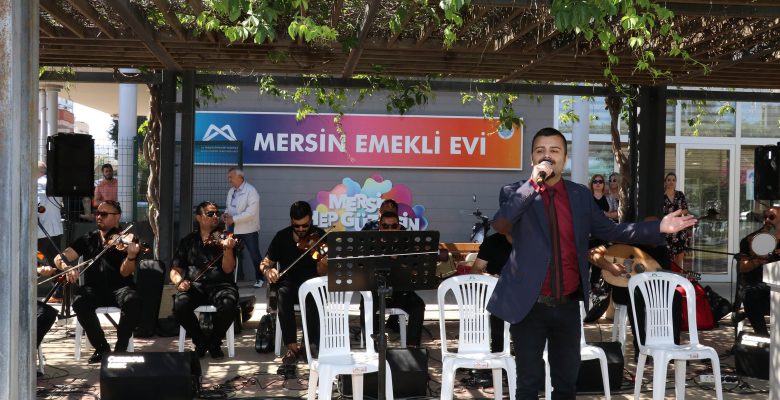 BÜYÜKŞEHİR’DEN EMEKLİ EVİ ÜYELERİNE ANNELER GÜNÜ KONSERİ