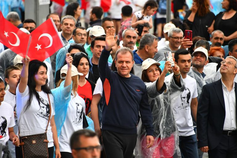 MERSİN’DE 19 MAYIS COŞKUSU BÜYÜKŞEHİR’İN GENÇLİK KORTEJİ’YLE BAŞLADI