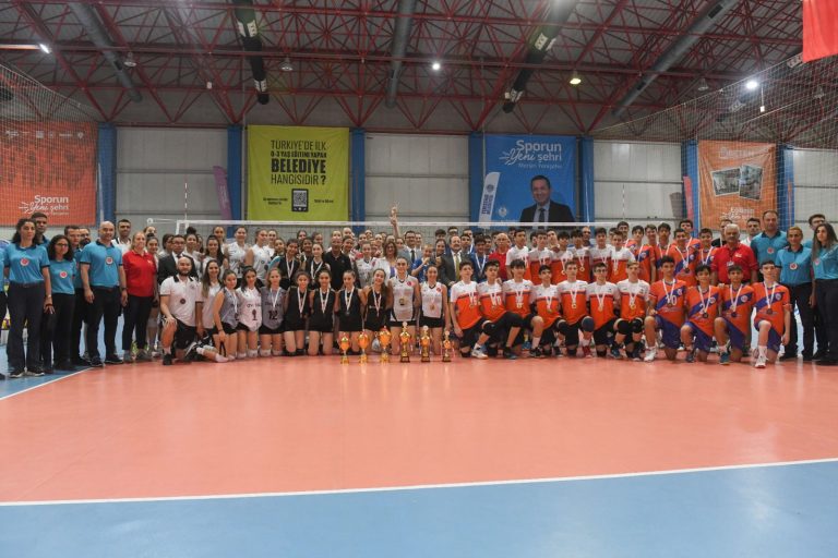 Festival Voleybol 4 bin 500 sporcunun katılımıyla sona erdi