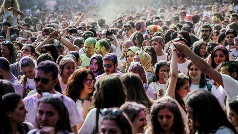 AKP’den “AKP’ye neden kızgınsınız” anketi