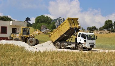 ERDEMLİ’DE 12 MAHALLENİN 40 YILLIK YOL HASRETİ SONA ERDİ