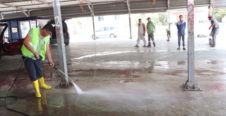 TOROSLAR’IN KURBAN KESİM VE SATIŞ YERLERİ TERTEMİZ