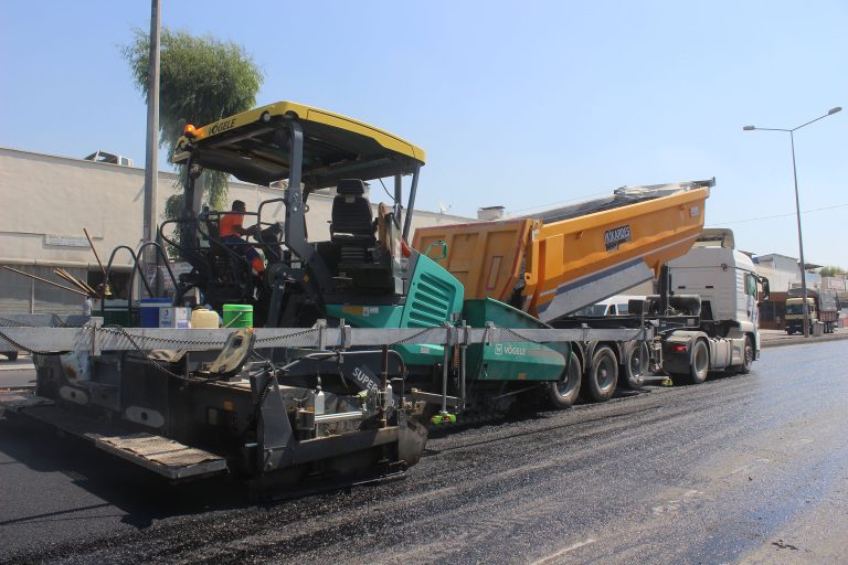 MERSİN BÜYÜKŞEHİR YOL YAPIM EKİPLERİNİN AKDENİZ’DEKİ MESAİSİ SÜRÜYOR