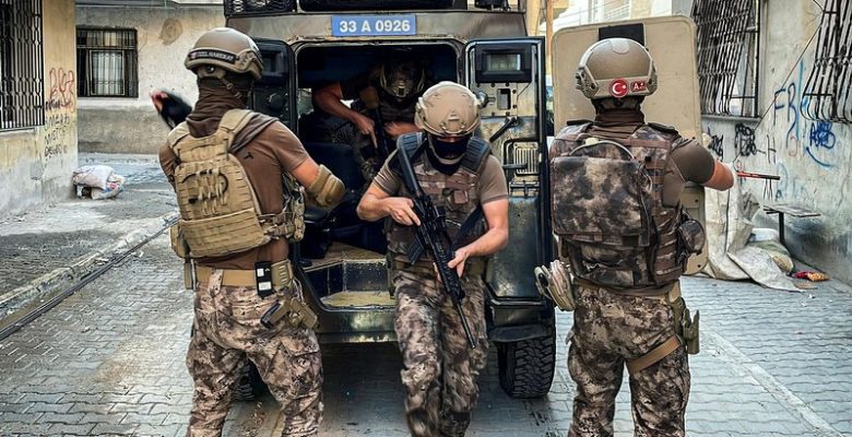 Mersin’de PKK/KCK’ya yönelik “Temizleme Operasyonu”nda 21 gözaltı