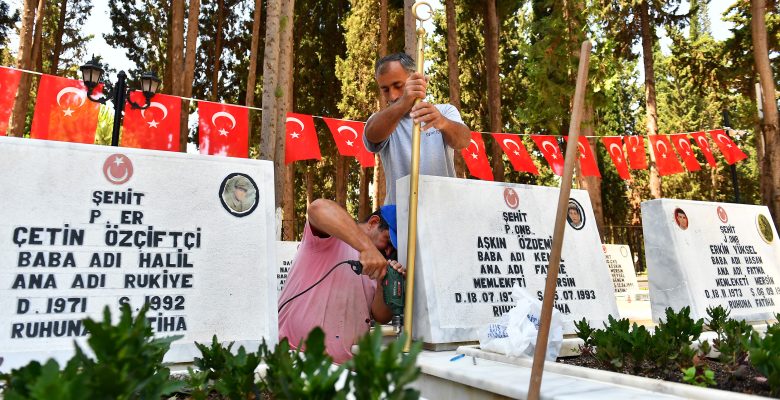 BÜYÜKŞEHİR, MEZARLIKLARI VE İBADETHANELERİ BAYRAMA HAZIRLADI