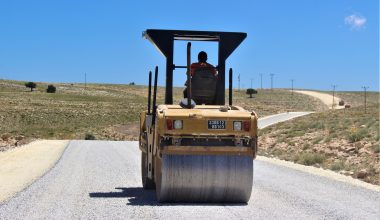 MERSİN BÜYÜKŞEHİR, KIRSALDA VE MERKEZDE ASFALT ÇALIŞMALARINA ARALIKSIZ DEVAM EDİYOR
