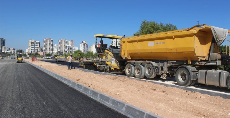 BÜYÜKŞEHİR, KENTİ KONFORLU YOLLARA KAVUŞTURUYOR