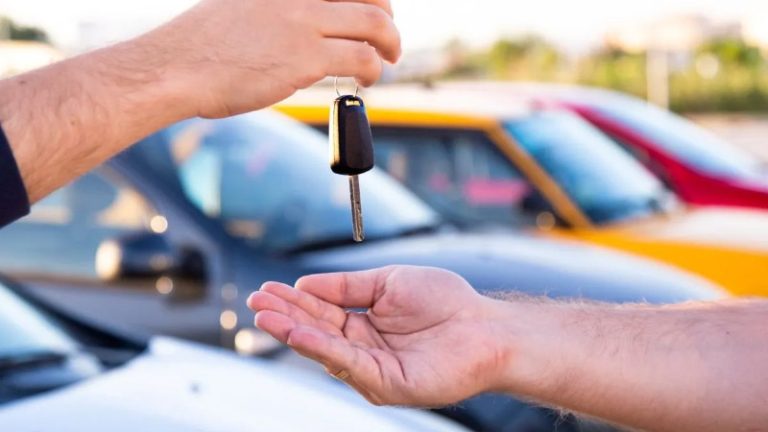 Ticaret Bakanlığı ikinci el otomobil satışında 6 ay ve 6 bin kilometre düzenlemesinin detaylarını açıkladı