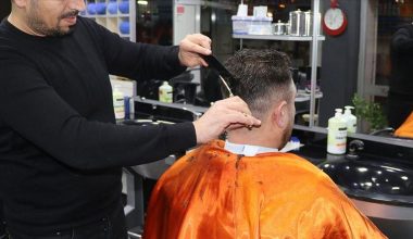 Berber, kuaför ve güzellik salonları haftanın bir günü kapalı olacak Berber, kuaför ve güzellik salonları haftanın bir günü kapalı olacak
