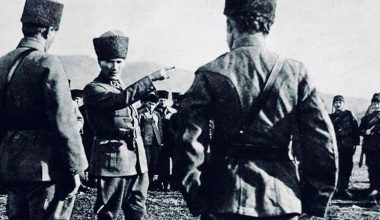 Prof. Dr. İlber Ortaylı: Türkiye bugün Küçük Asya’nın kurtarılışının 100. yılını kutluyor