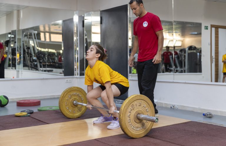 4 KIZ 1 ERKEK HALTER SPORCUSU, KONYA’DAKİ ŞAMPİYONADAN MADALYA İLE DÖNMEYİ HEDEFLİYOR