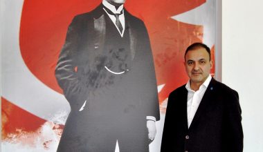 DEVA Partisi Mersin İl Başkanı Cenk Cenkcimenoğlu, 30 Ağustos Zafer Bayramının 100. Yılı nedeniyle bir kutlama mesajı yayınladı.