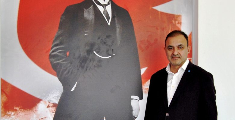 DEVA Partisi Mersin İl Başkanı Cenk Cenkcimenoğlu, 30 Ağustos Zafer Bayramının 100. Yılı nedeniyle bir kutlama mesajı yayınladı.