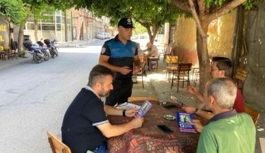 Mersin polisi, dolandırıcılara karşı vatandaşları uyardı. Mersin polisi, dolandırıcılara karşı vatandaşları uyardı.