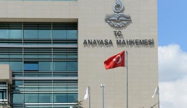 AYM kararı: Cumhurbaşkanı Erdoğan seçim yasağından muaf, acemi hakimler de kurul yönetecek