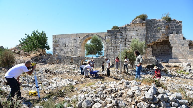 Kızkalesi’nde Tarih Gün Yüzüne Çıkıyor