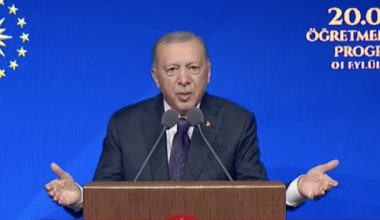 Erdoğan’dan “öğretmenlere sınav” açıklaması: Bırakın artık bu boykotu moykotu; sizler eğitim öğretim mimarı mısınız, yoksa sokaklarda çapulcu olarak dolaşanlar mısınız?