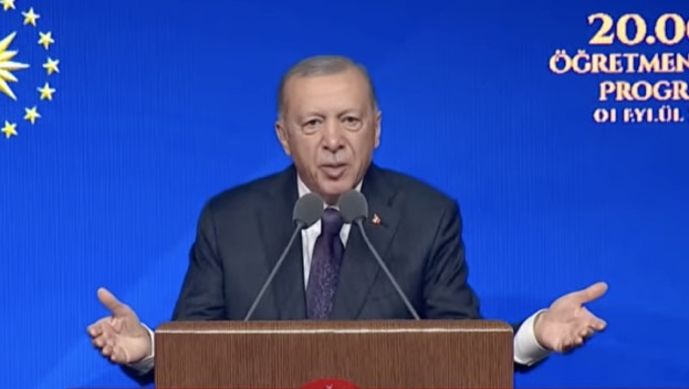 Erdoğan’dan “öğretmenlere sınav” açıklaması: Bırakın artık bu boykotu moykotu; sizler eğitim öğretim mimarı mısınız, yoksa sokaklarda çapulcu olarak dolaşanlar mısınız?