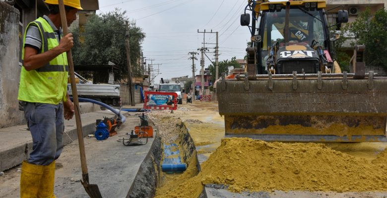 MESKİ, TARSUS’TA İÇME SUYU ŞEBEKELERİNİ YENİLİYOR